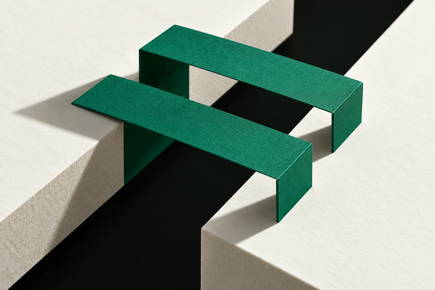 Una conexión de papel verde une dos planos